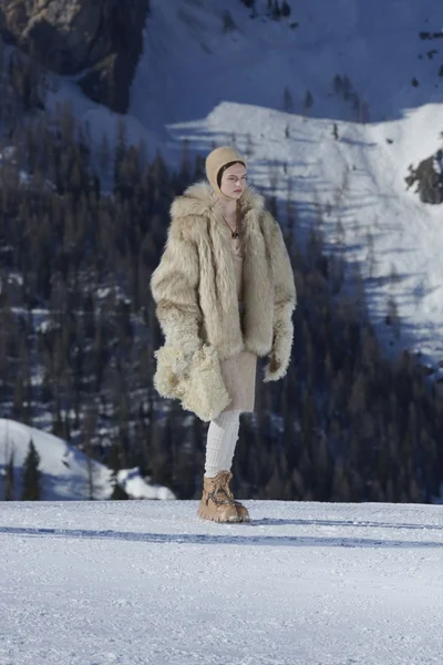 Look 44